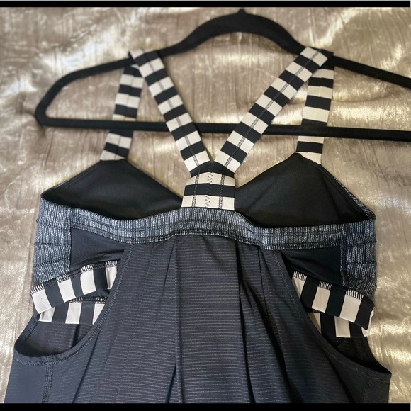 Lululemon Rest Less Tank Size 6
Black Burlap Texture Dune Apex Stripe Dune - Picture 4 of 16